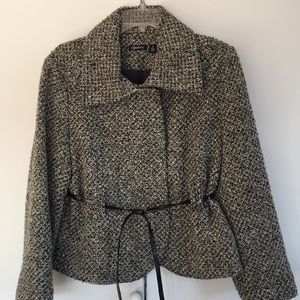 Like new elegant tweed belted blazer
